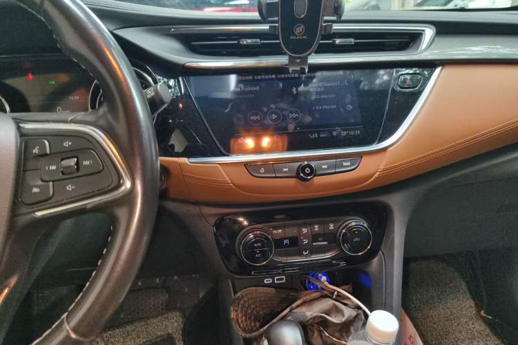Used Buick Encore GX 2020 20T CVT Two-Wheel Drive Luxury Version Audio And AC Panel