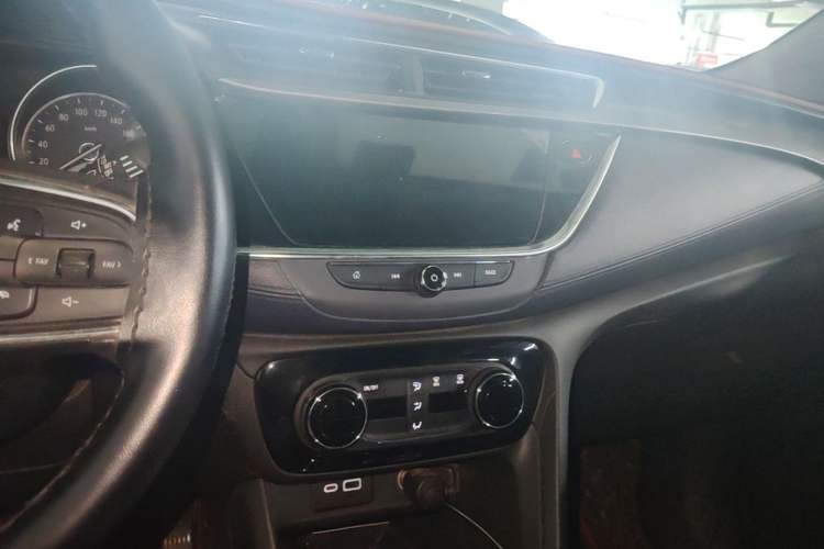 Used Buick Encore GX 2020 20T CVT Two-Wheel Drive Luxury Version Audio And AC Panel