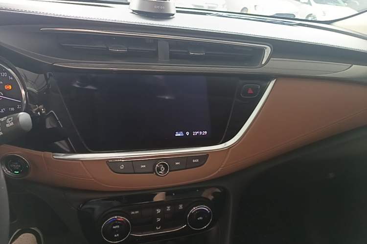 Used Buick Encore GX 2020 20T CVT Two-Wheel Drive Comfort Version Audio And AC Panel