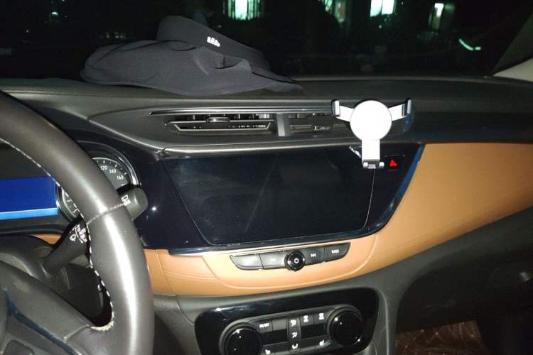 Used Buick Encore GX 2020 20T CVT Two-Wheel Drive Flagship Version Audio And AC Panel