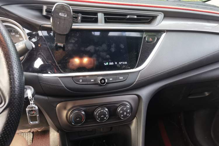 Used Buick Encore GX 2020 20T CVT Two-Wheel Drive Comfort Version Audio And AC Panel