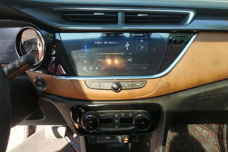 Used Buick Encore GX 2020 20T CVT Two-Wheel Drive Luxury Version Audio And AC Panel