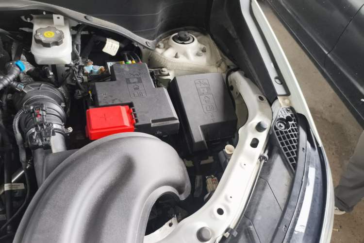 Used Buick Encore GX 2020 20T CVT Two-Wheel Drive Luxury Version Engine Bay Left
