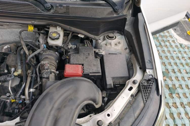 Used Buick Encore GX 2020 20T CVT Two-Wheel Drive Flagship Version Engine Bay Left