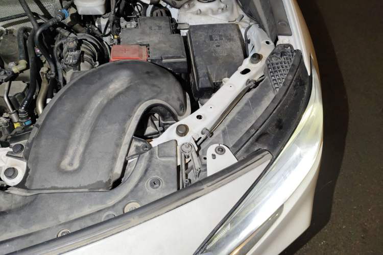 Used Buick Encore GX 2020 20T CVT Two-Wheel Drive Luxury Version Engine Bay Left