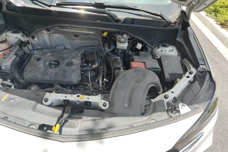 Used Buick Encore GX 2020 20T CVT Two-Wheel Drive Luxury Version Engine Bay Left