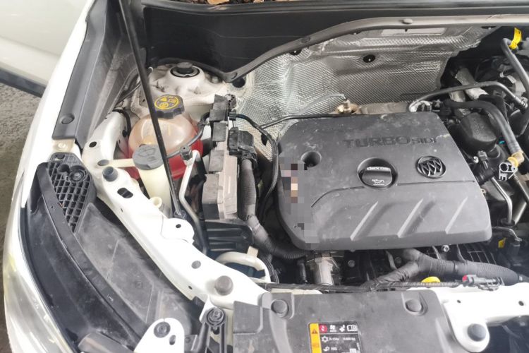 Used Buick Encore GX 2020 20T CVT Two-Wheel Drive Luxury Version Engine Bay Right