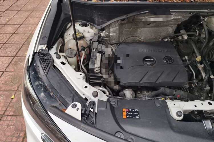 Used Buick Encore GX 2020 20T CVT Two-Wheel Drive Luxury Version Engine Bay Right