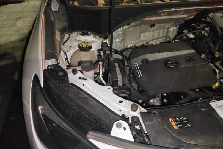 Used Buick Encore GX 2020 20T CVT Two-Wheel Drive Comfort Version Engine Bay Right