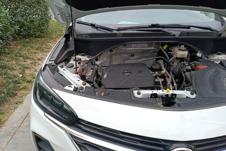 Used Buick Encore GX 2020 20T CVT Two-Wheel Drive Luxury Version Engine Bay Right