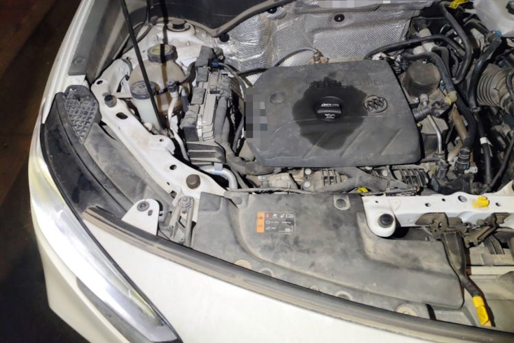 Used Buick Encore GX 2020 20T CVT Two-Wheel Drive Luxury Version Engine Bay Right