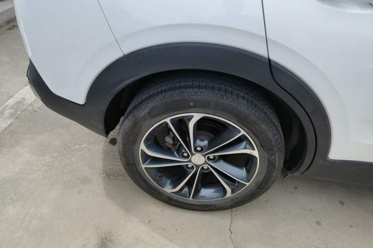 Used Buick Encore GX 2020 20T CVT Two-Wheel Drive Luxury Version Exterior 5