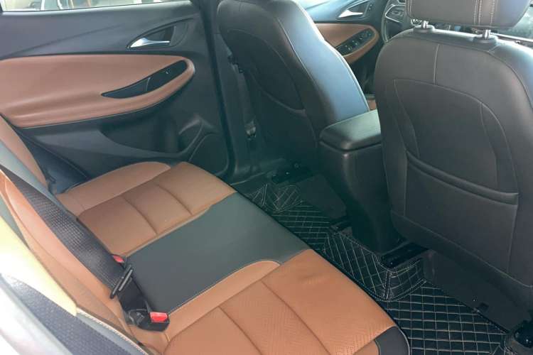 Used Buick Encore GX 2020 20T CVT Two-Wheel Drive Flagship Version Interior 1