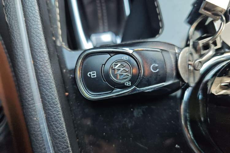 Used Buick Encore GX 2020 20T CVT Two-Wheel Drive Luxury Version Interior 1