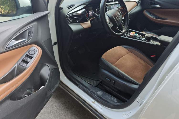 Used Buick Encore GX 2020 20T CVT Two-Wheel Drive Luxury Version Interior 3