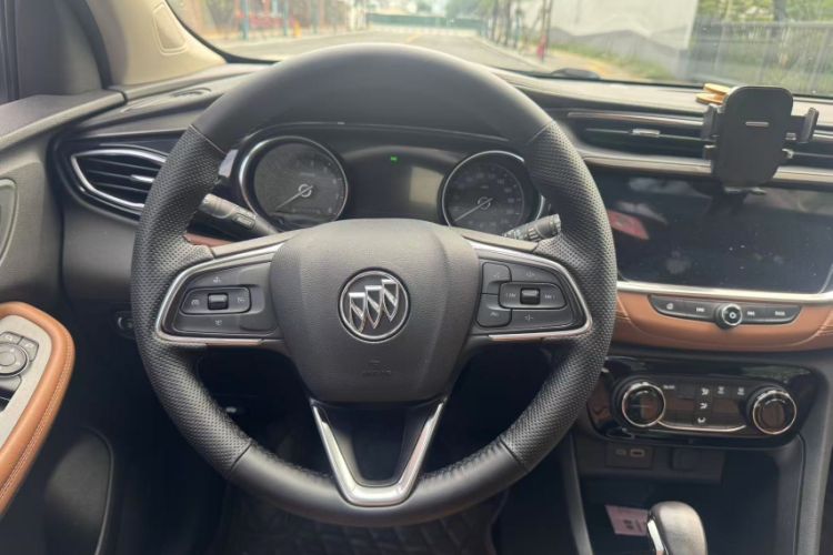Used Buick Encore GX 2020 20T CVT Two-Wheel Drive Luxury Version Interior 4