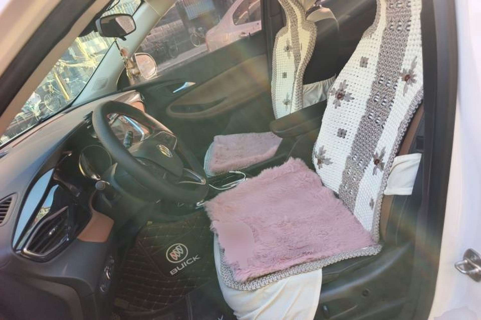 Used Buick Encore GX 2020 20T CVT Two-Wheel Drive Luxury Version Left Front Seat