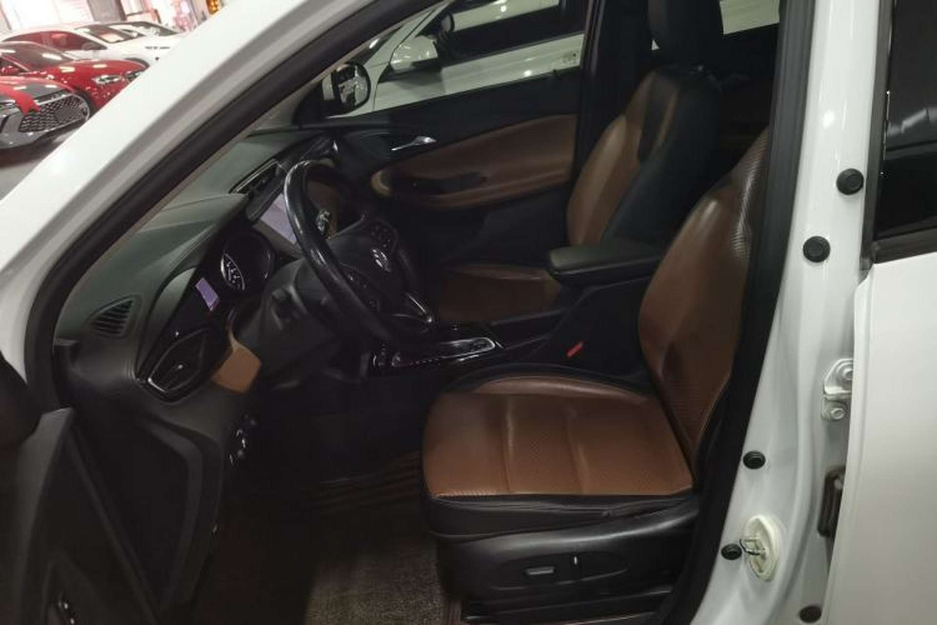 Used Buick Encore GX 2020 20T CVT Two-Wheel Drive Flagship Version Left Front Seat