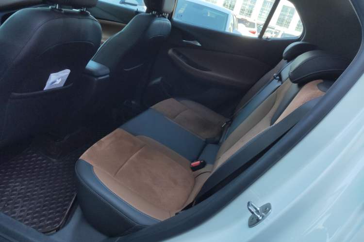 Used Buick Encore GX 2020 20T CVT Two-Wheel Drive Luxury Version Left Rear Seat