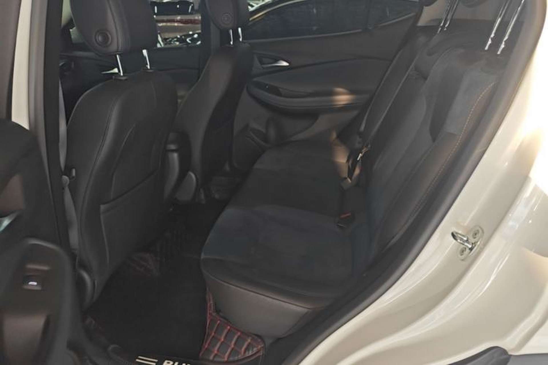Used Buick Encore GX 2020 20T CVT Two-Wheel Drive Luxury Version Left Rear Seat