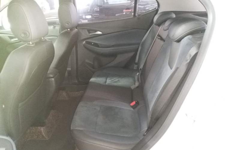Used Buick Encore GX 2020 20T CVT Two-Wheel Drive Luxury Version Left Rear Seat