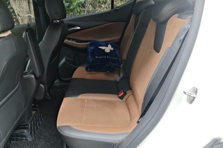 Used Buick Encore GX 2020 20T CVT Two-Wheel Drive Luxury Version Left Rear Seat