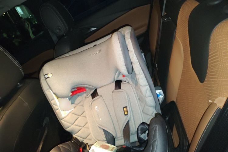Used Buick Encore GX 2020 20T CVT Two-Wheel Drive Flagship Version Left Rear Seat