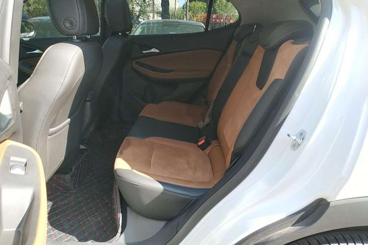 Used Buick Encore GX 2020 20T CVT Two-Wheel Drive Luxury Version Left Rear Seat
