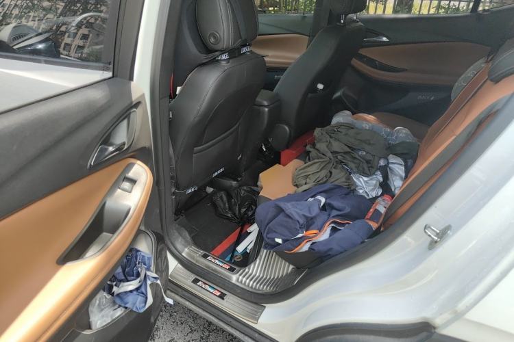 Used Buick Encore GX 2020 20T CVT Two-Wheel Drive Luxury Version Left Rear Seat