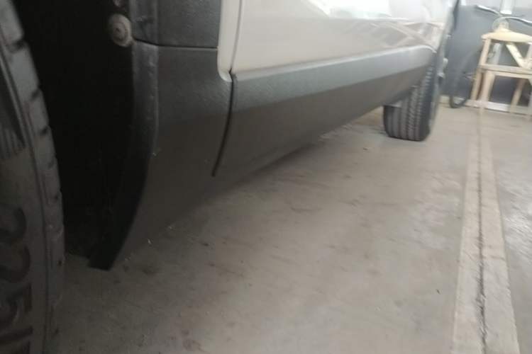 Used Buick Encore GX 2020 20T CVT Two-Wheel Drive Luxury Version Left Side Sill