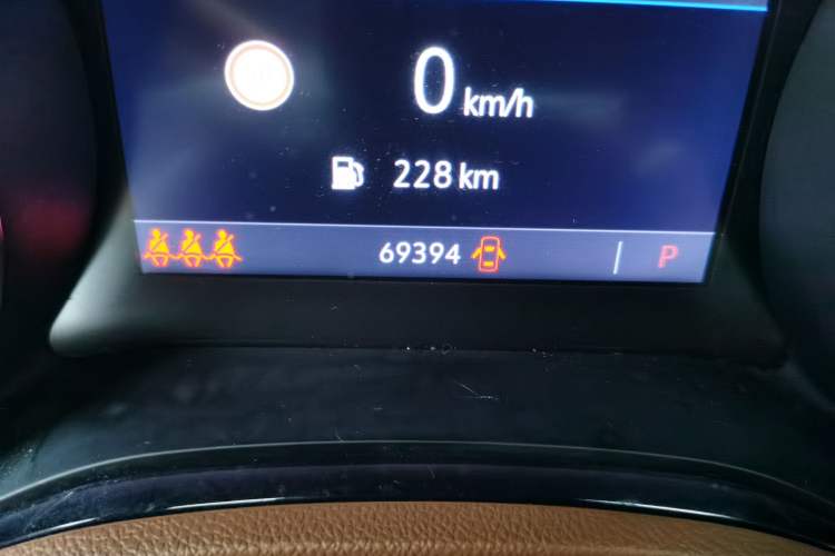 Used Buick Encore GX 2020 20T CVT Two-Wheel Drive Flagship Version Odometer Close Up