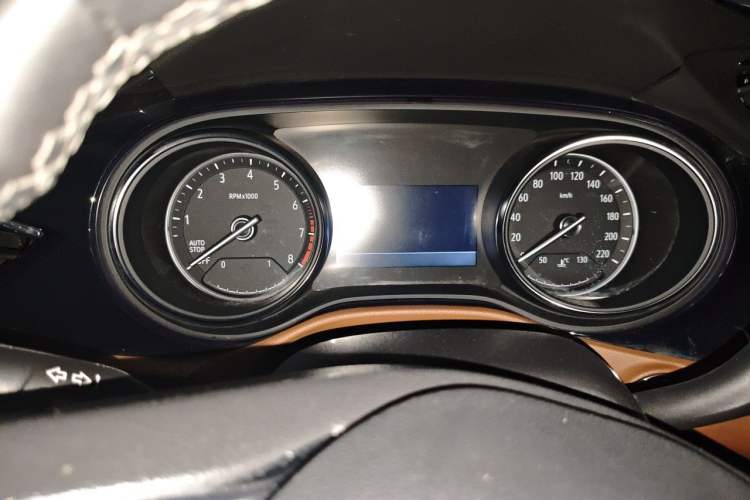 Used Buick Encore GX 2020 20T CVT Two-Wheel Drive Flagship Version Odometer Close Up
