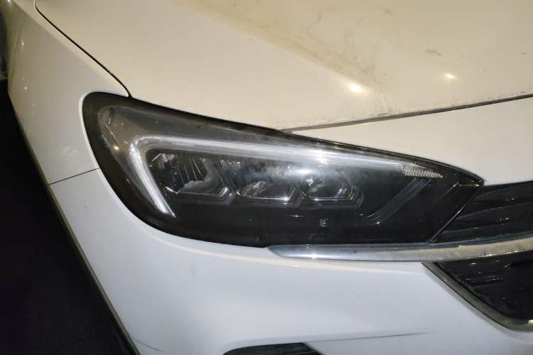 Used Buick Encore GX 2020 20T CVT Two-Wheel Drive Luxury Version Right Front Headlight
