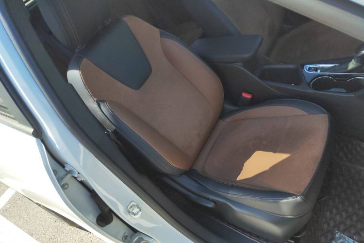 Used Buick Encore GX 2020 20T CVT Two-Wheel Drive Luxury Version Right Front Seat