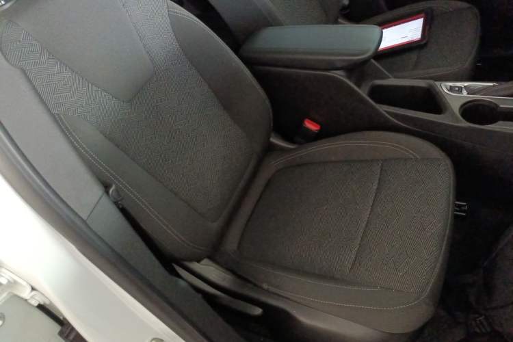 Used Buick Encore GX 2020 20T CVT Two-Wheel Drive Luxury Version Right Front Seat