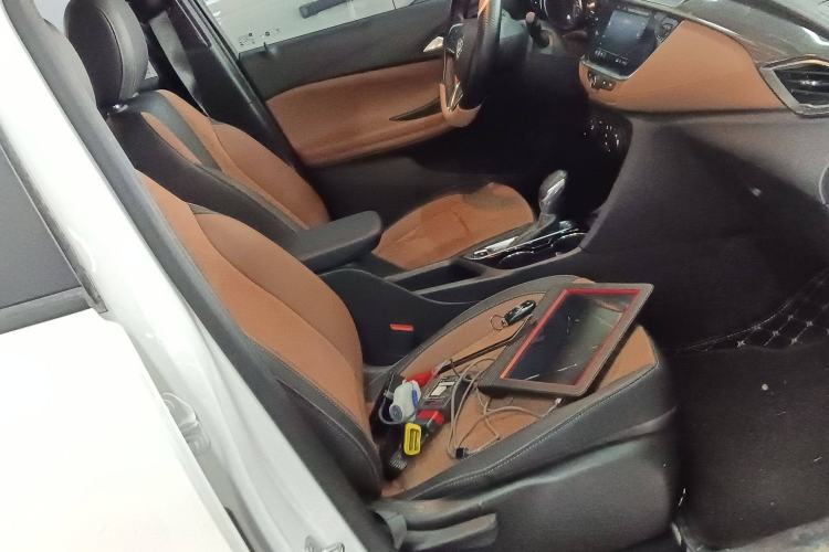 Used Buick Encore GX 2020 20T CVT Two-Wheel Drive Luxury Version Right Front Seat