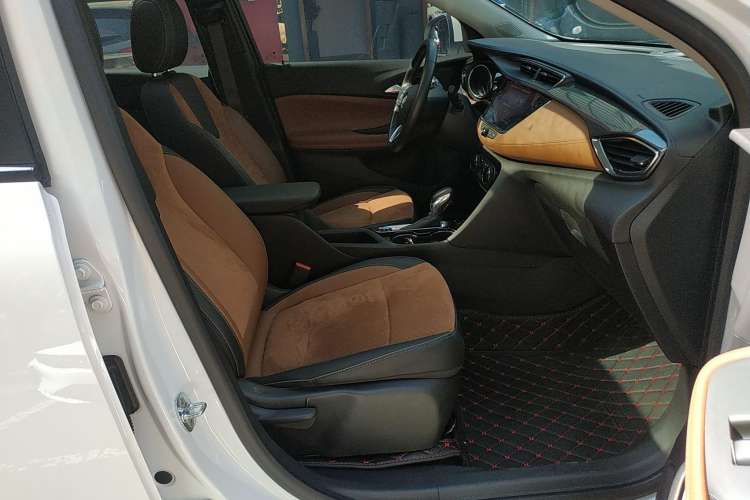 Used Buick Encore GX 2020 20T CVT Two-Wheel Drive Luxury Version Right Front Seat