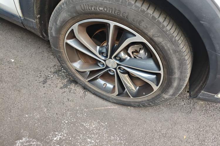 Used Buick Encore GX 2020 20T CVT Two-Wheel Drive Flagship Version Right Front Wheel Hub
