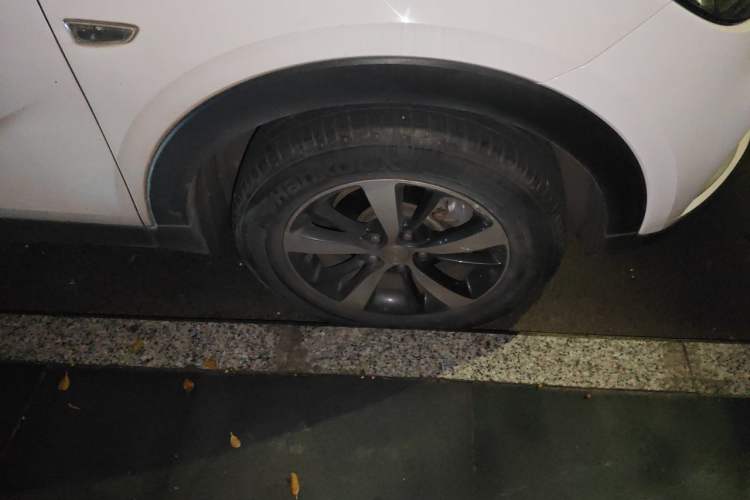 Used Buick Encore GX 2020 20T CVT Two-Wheel Drive Comfort Version Right Front Wheel Hub