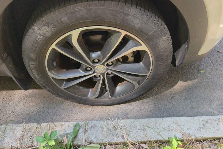 Used Buick Encore GX 2020 20T CVT Two-Wheel Drive Luxury Version Right Front Wheel Hub