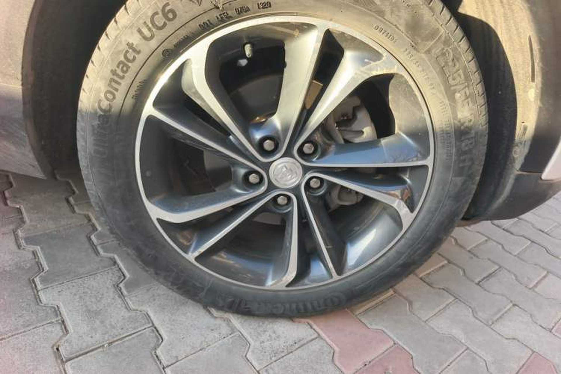 Used Buick Encore GX 2020 20T CVT Two-Wheel Drive Luxury Version Right Front Wheel Hub