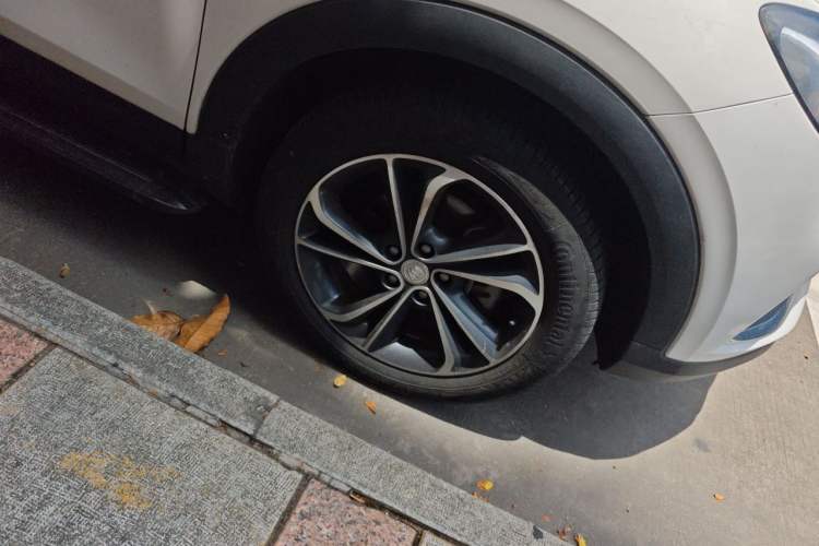 Used Buick Encore GX 2020 20T CVT Two-Wheel Drive Luxury Version Right Front Wheel Hub