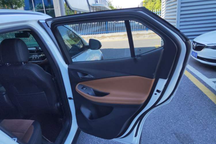 Used Buick Encore GX 2020 20T CVT Two-Wheel Drive Luxury Version Right Rear Door Interior
