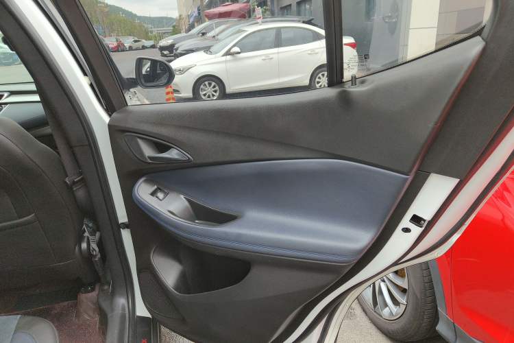 Used Buick Encore GX 2020 20T CVT Two-Wheel Drive Luxury Version Right Rear Door Interior