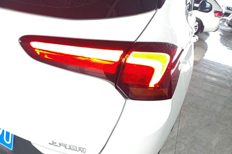 Used Buick Encore GX 2020 20T CVT Two-Wheel Drive Luxury Version Right Rear Taillight