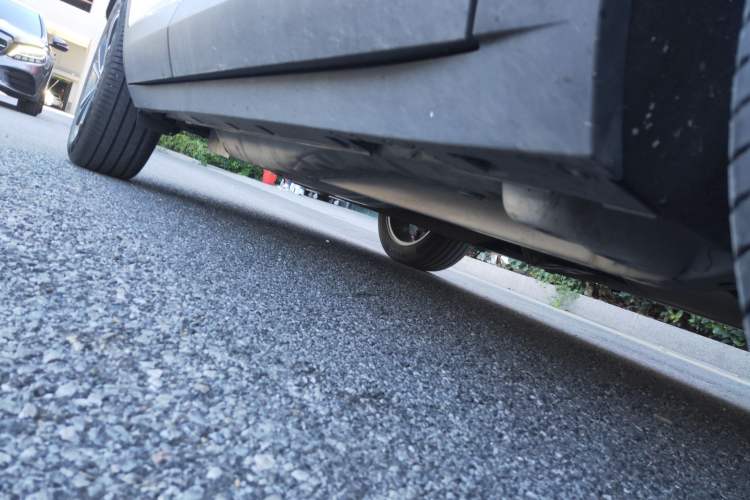 Used Buick Encore GX 2020 20T CVT Two-Wheel Drive Luxury Version Right Side Sill