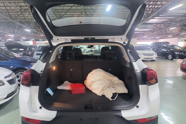 Used Buick Encore GX 2020 20T CVT Two-Wheel Drive Luxury Version Trunk