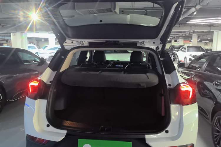 Used Buick Encore GX 2020 20T CVT Two-Wheel Drive Luxury Version Trunk