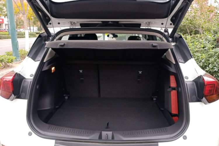 Used Buick Encore GX 2020 20T CVT Two-Wheel Drive Luxury Version Trunk