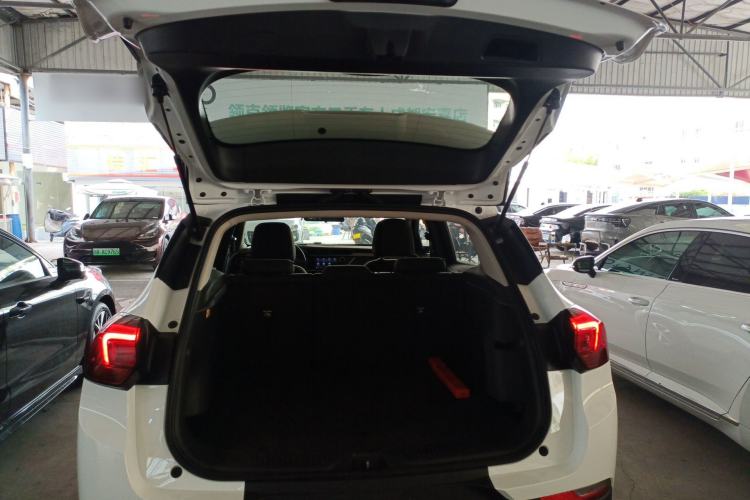 Used Buick Encore GX 2020 20T CVT Two-Wheel Drive Luxury Version Trunk